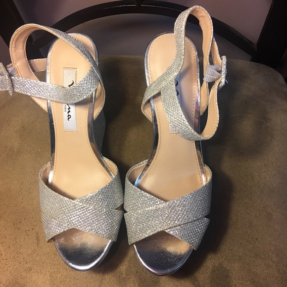 Heels - Picture 2 of 3